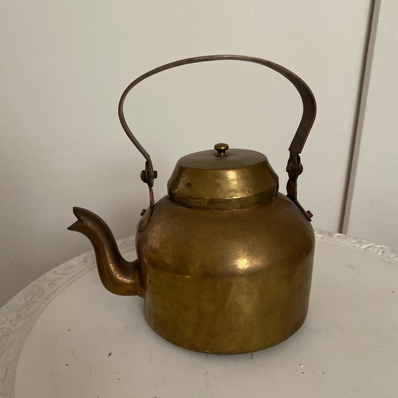 VINTAGE BRASS TEA KETTLE TEAPOT FOR DECOR PURPOSES - Picture 3 of 4